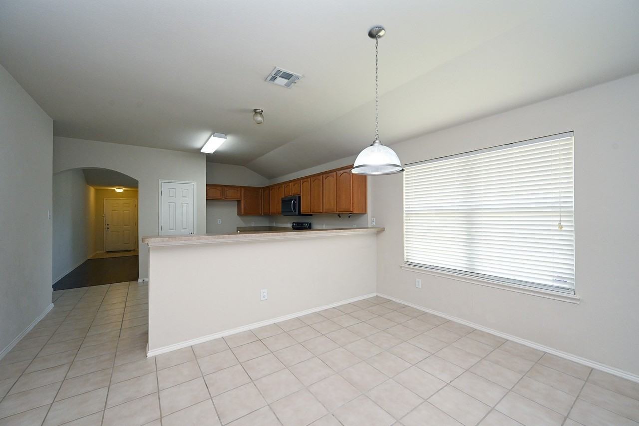 3924 Palace Pl - Photo 7 of 24
