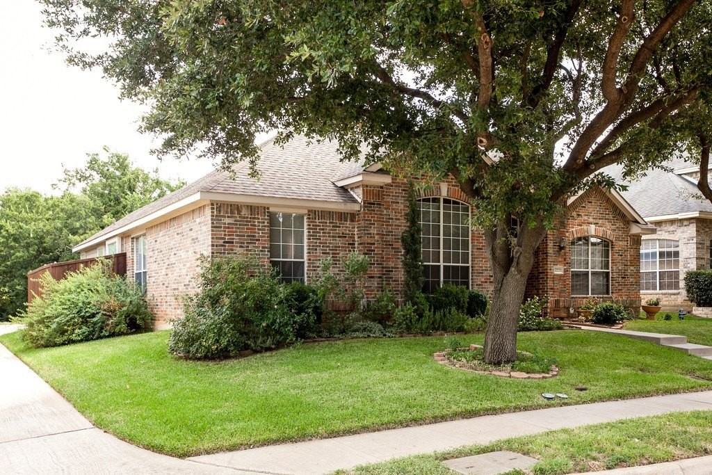 2221 Briary Trace Ct - Photo 2 of 33