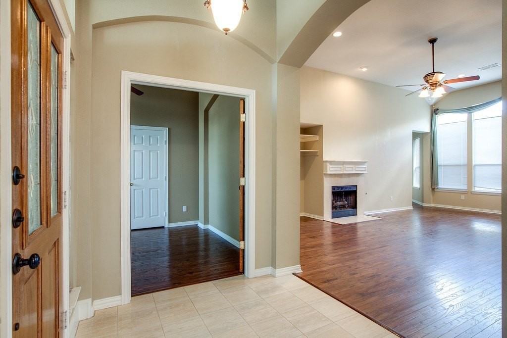 2221 Briary Trace Ct - Photo 4 of 33