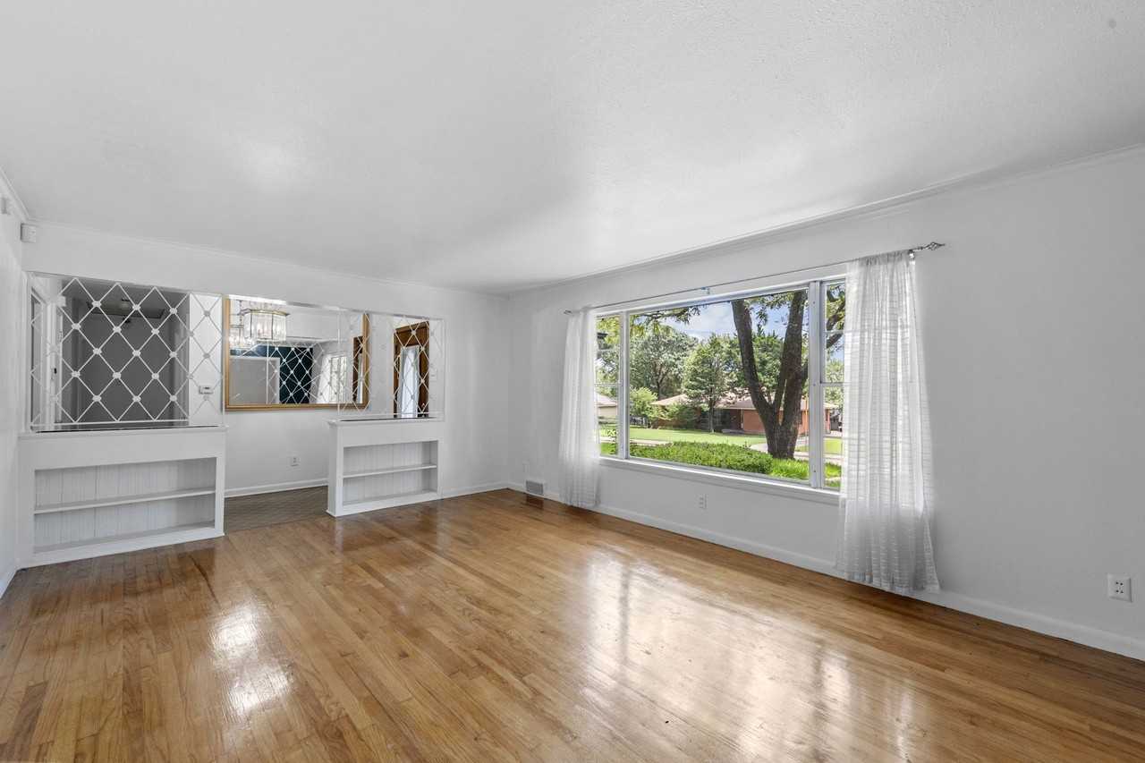 5007 Rockport Dr - Photo 2 of 24