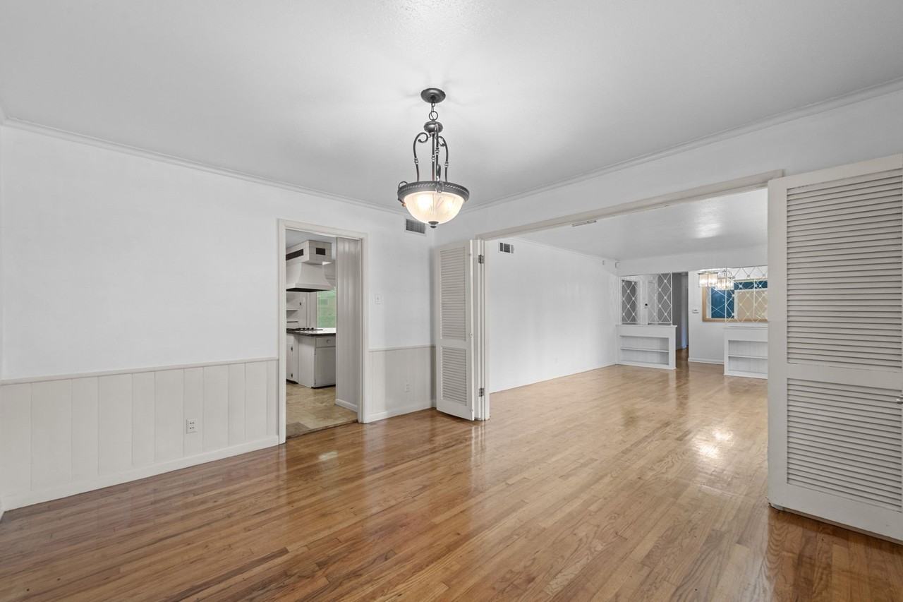 5007 Rockport Dr - Photo 4 of 24