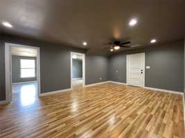 featured image of 410 S Kaufman St
