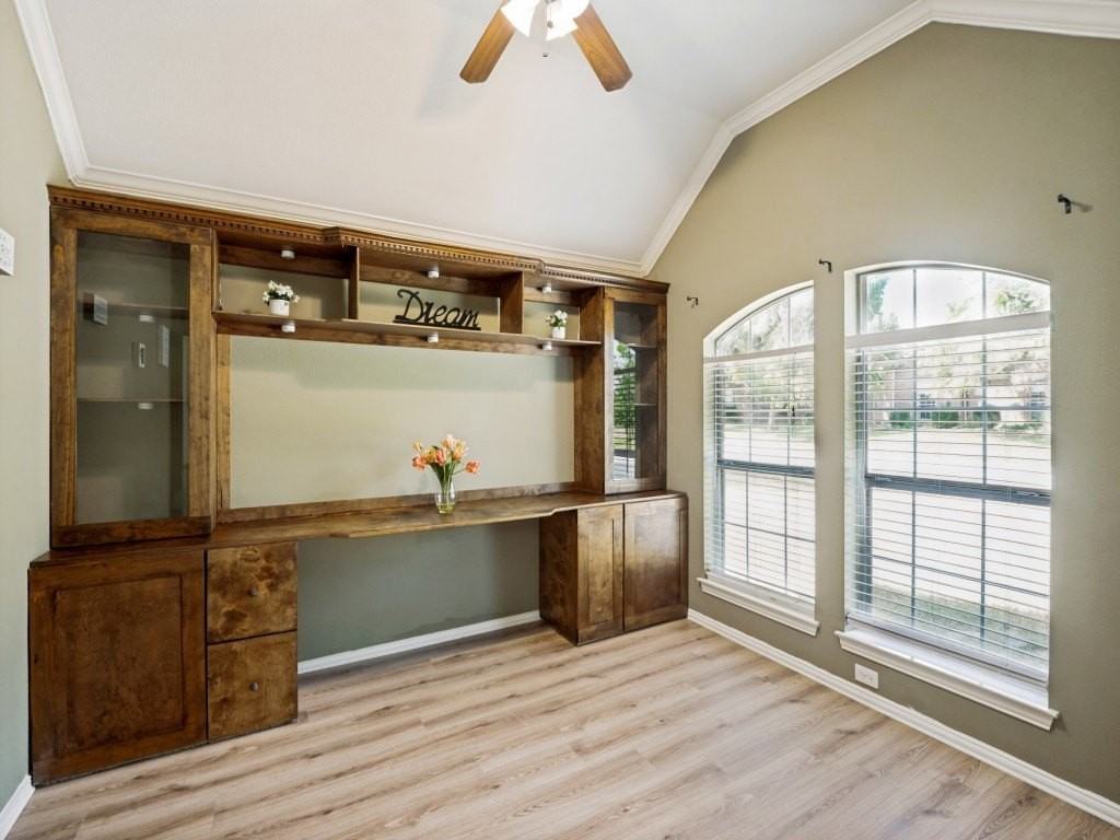 5908 Southmoor Ln - Photo 5 of 24