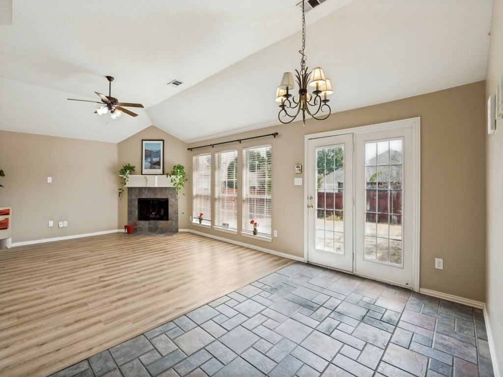 5908 Southmoor Ln - Photo 6 of 24