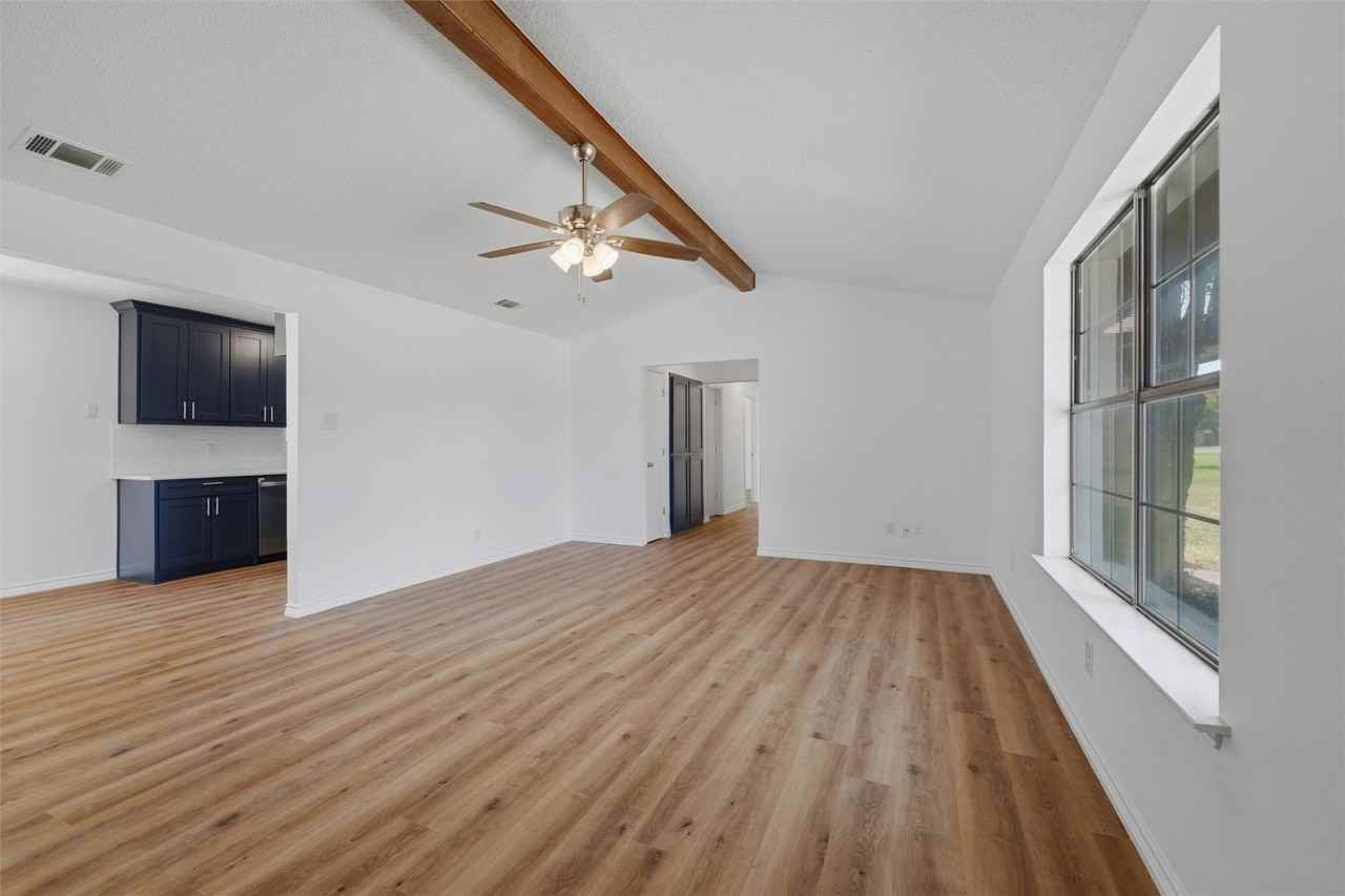 124 Prairie Creek Rd - Photo 4 of 17
