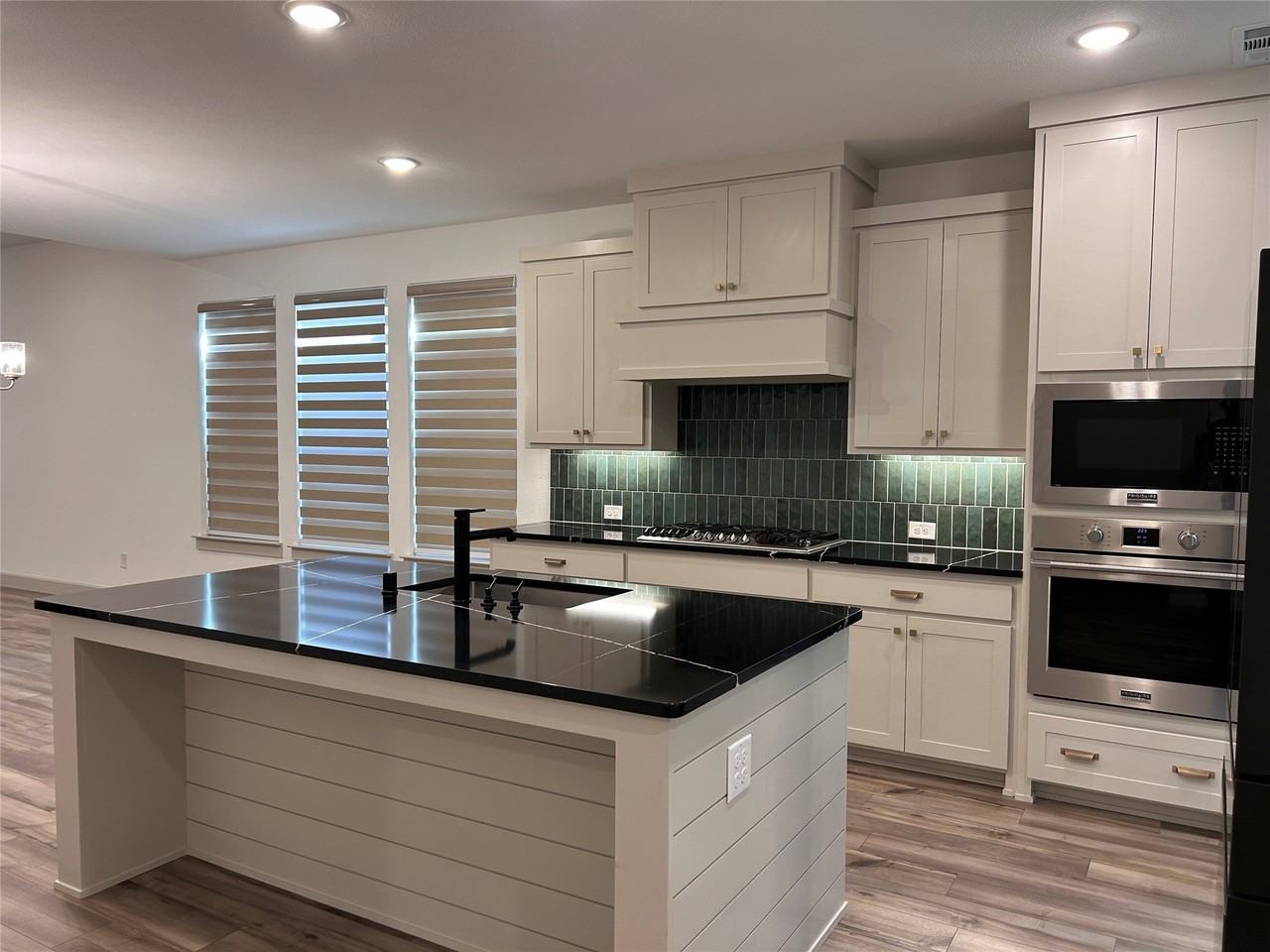 2712 Rolling Meadow Rd - Photo 2 of 27