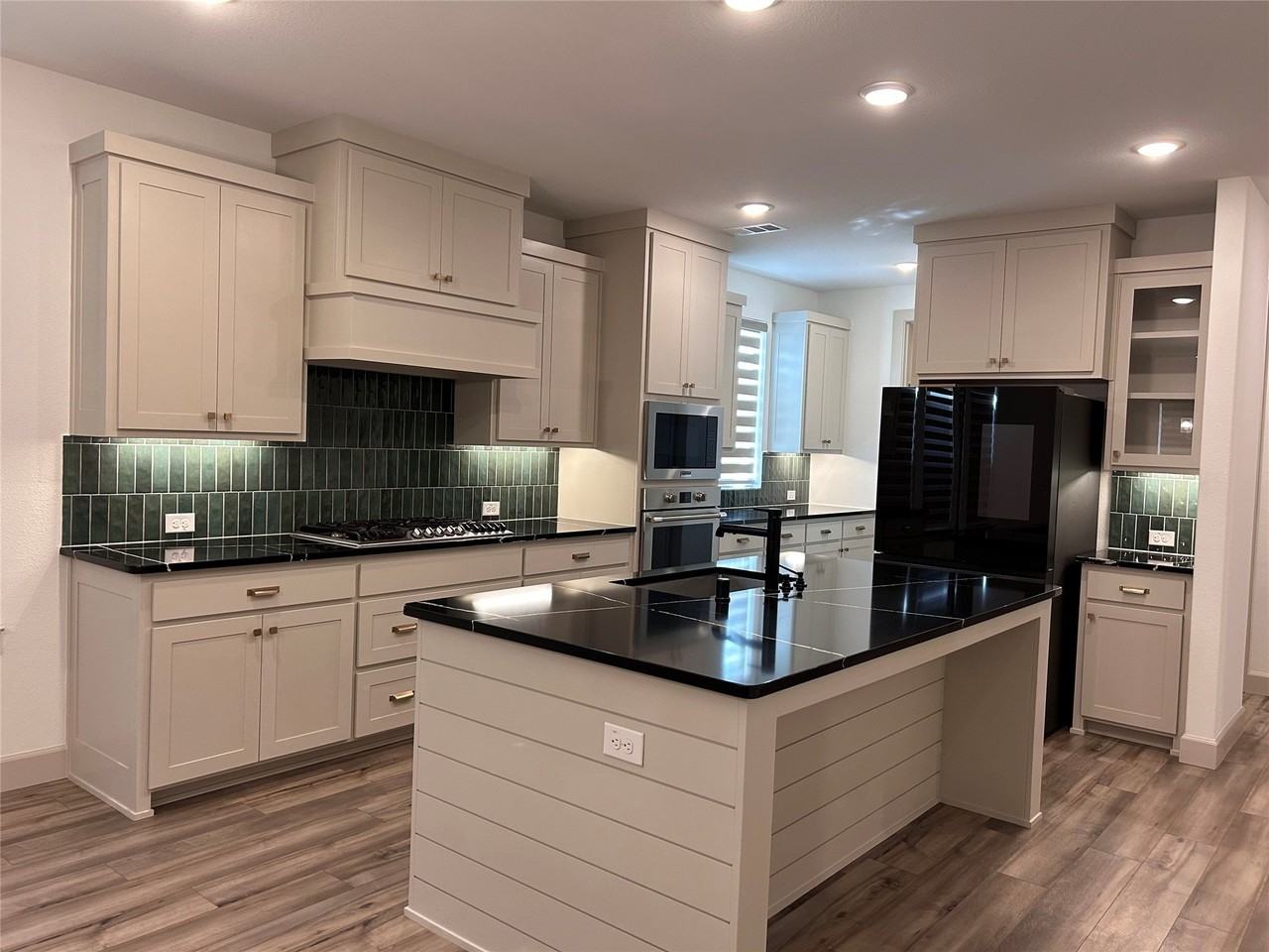 2712 Rolling Meadow Rd - Photo 3 of 27