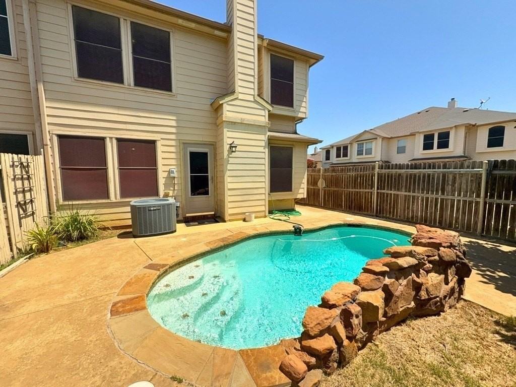 12614 Oceanside Dr - Photo 2 of 26