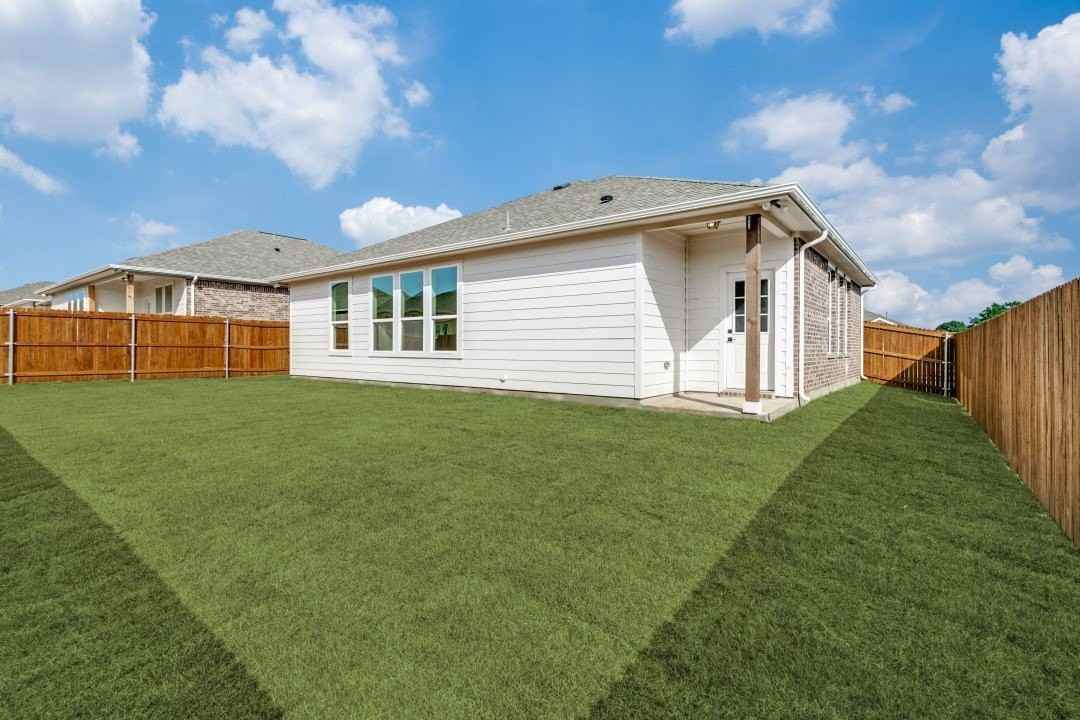 1426 Dry Creek Dr - Photo 2 of 18