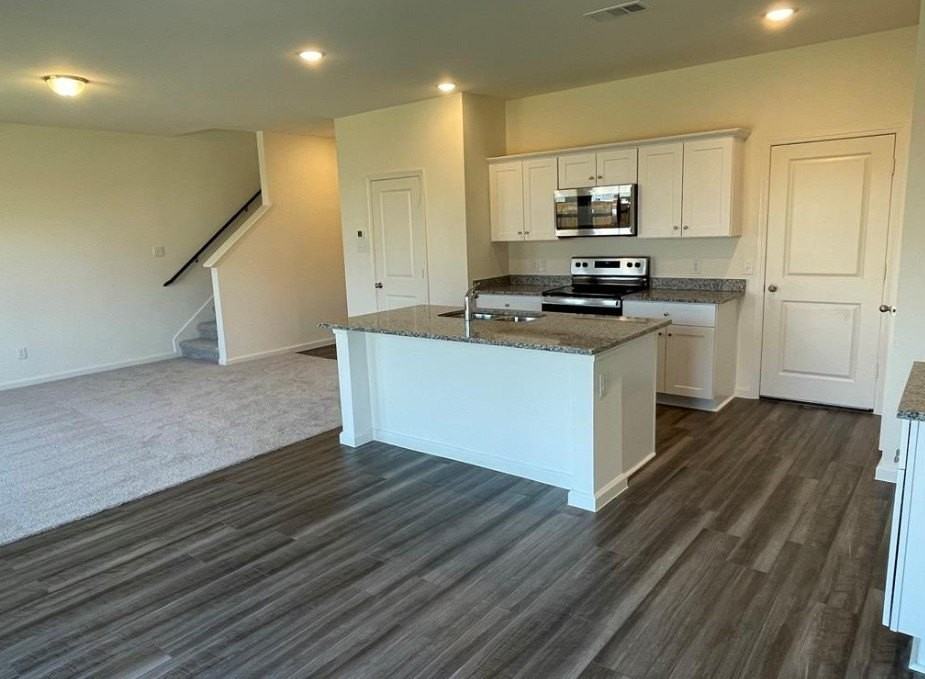 1903 Marquette Dr - Photo 5 of 14