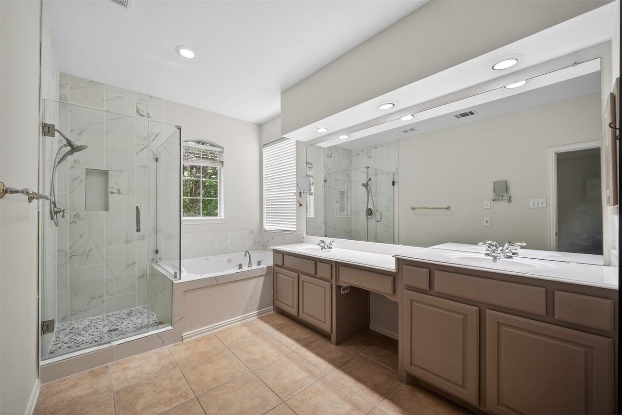 1203 Rainforest Ln - Photo 7 of 40