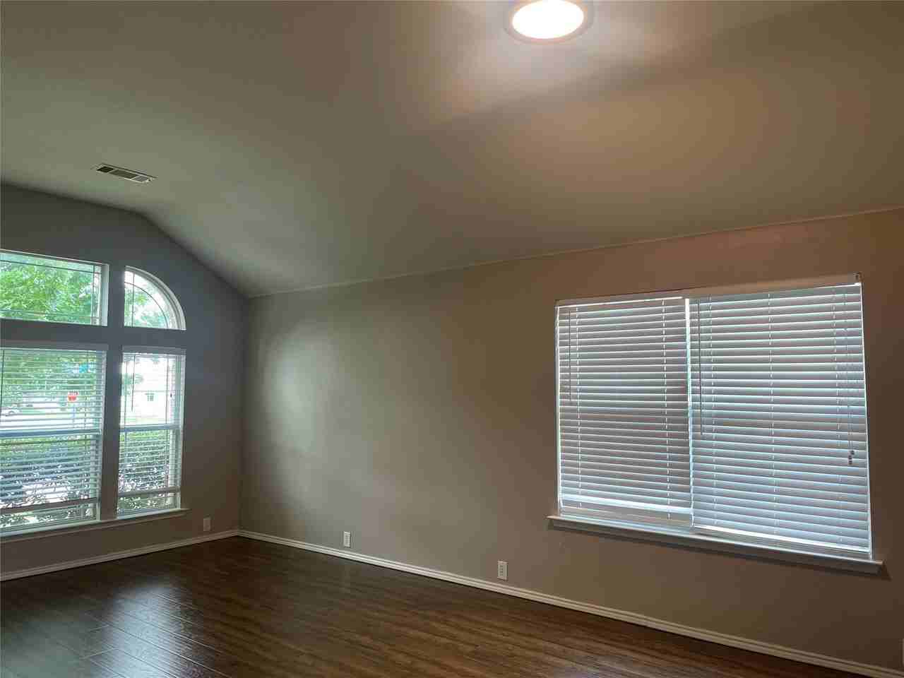 8748 Sagebrush Trl - Photo 6 of 39