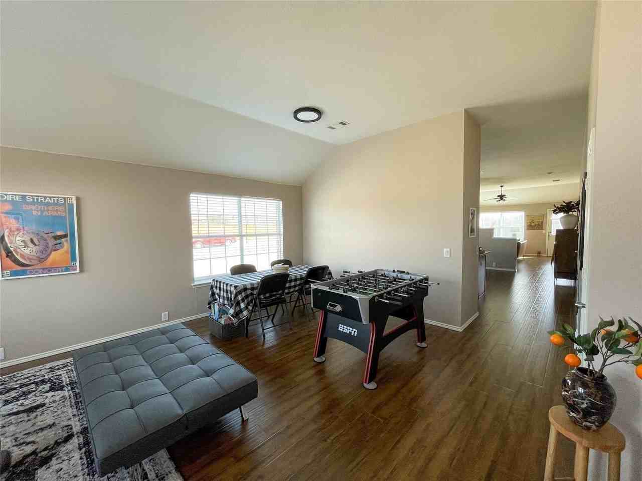 8748 Sagebrush Trl - Photo 7 of 39