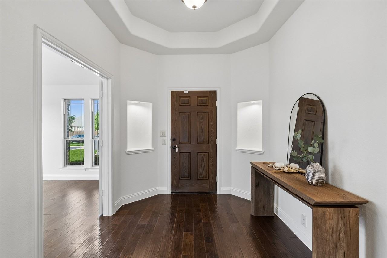 500 Cottage Pl - Photo 4 of 33