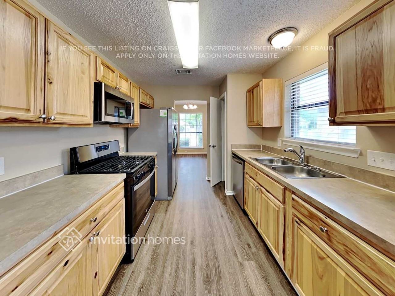 2306 Lakeshore Ln - Photo 7 of 18