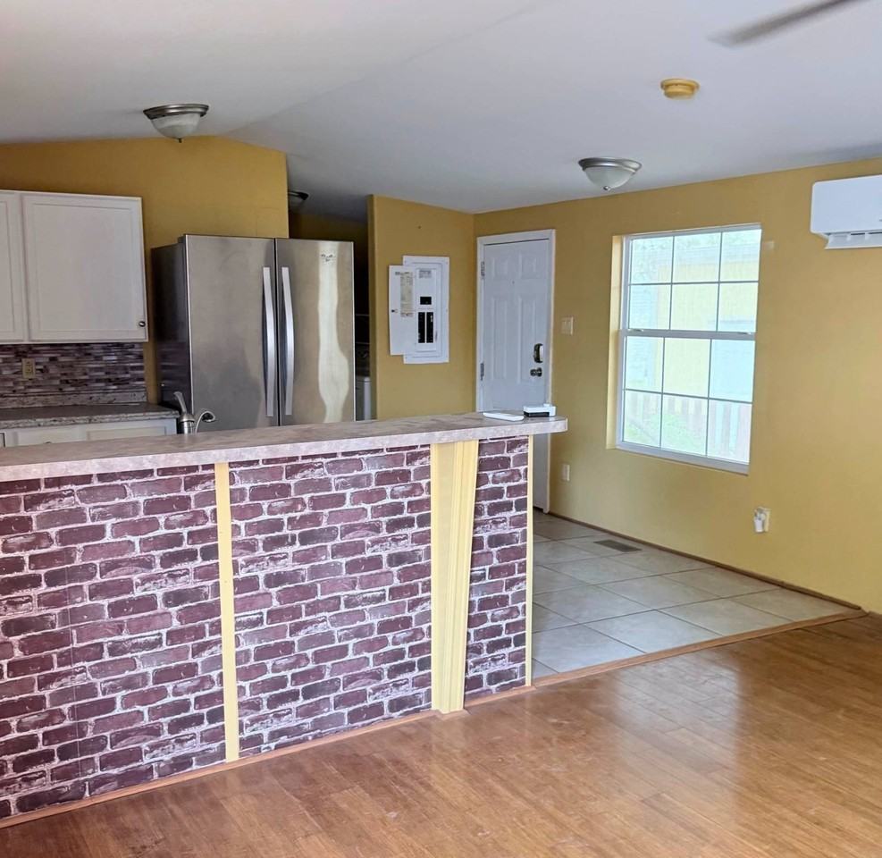 498 Yolanda St - Photo 2 of 22