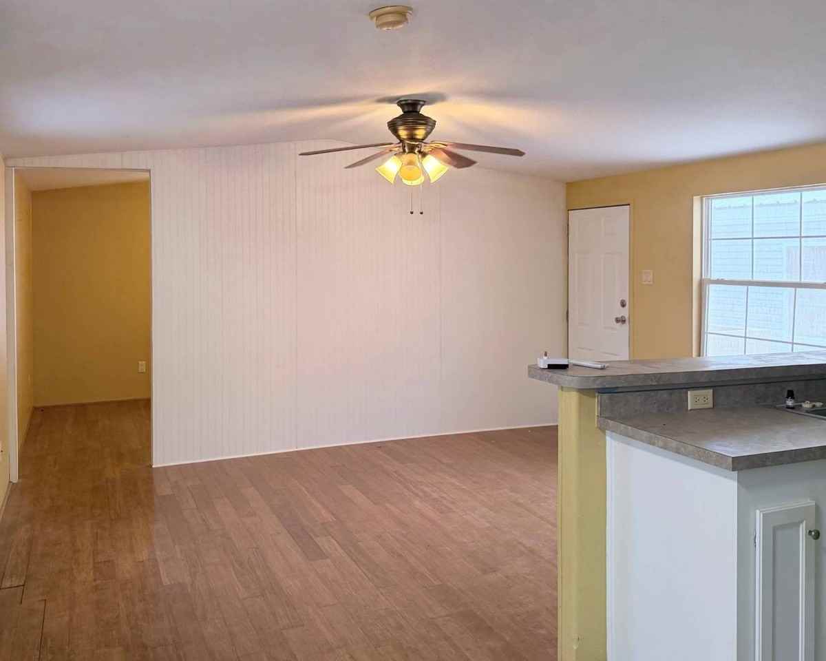 498 Yolanda St - Photo 7 of 22