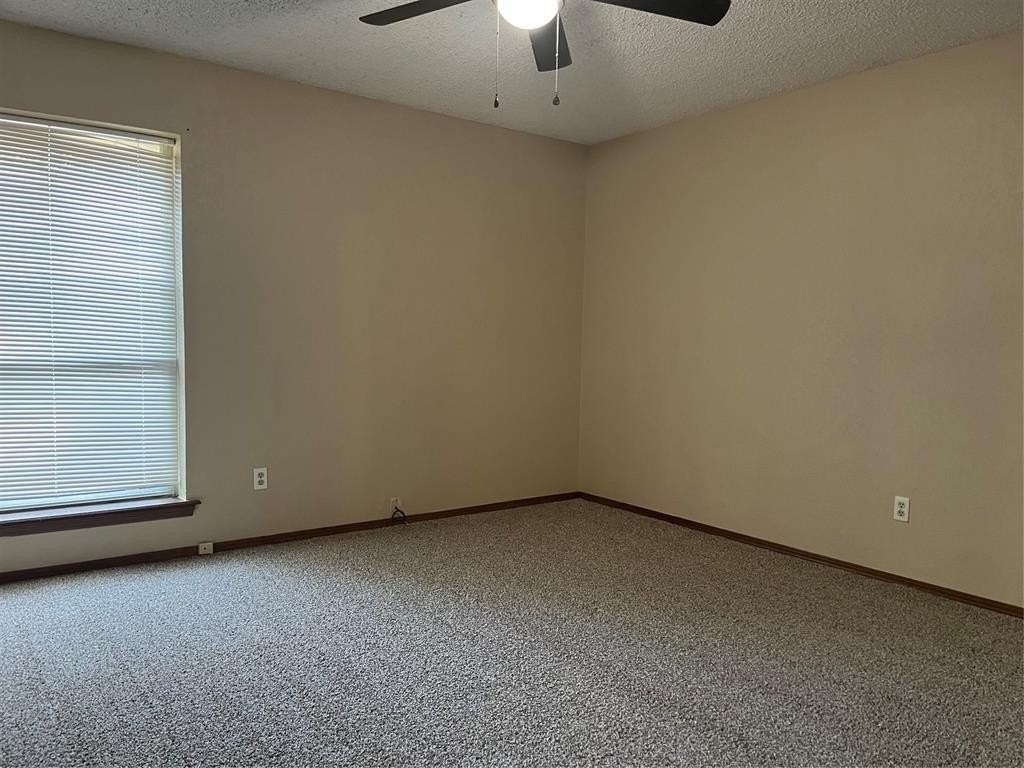 10329 Exter Ave - Photo 5 of 9