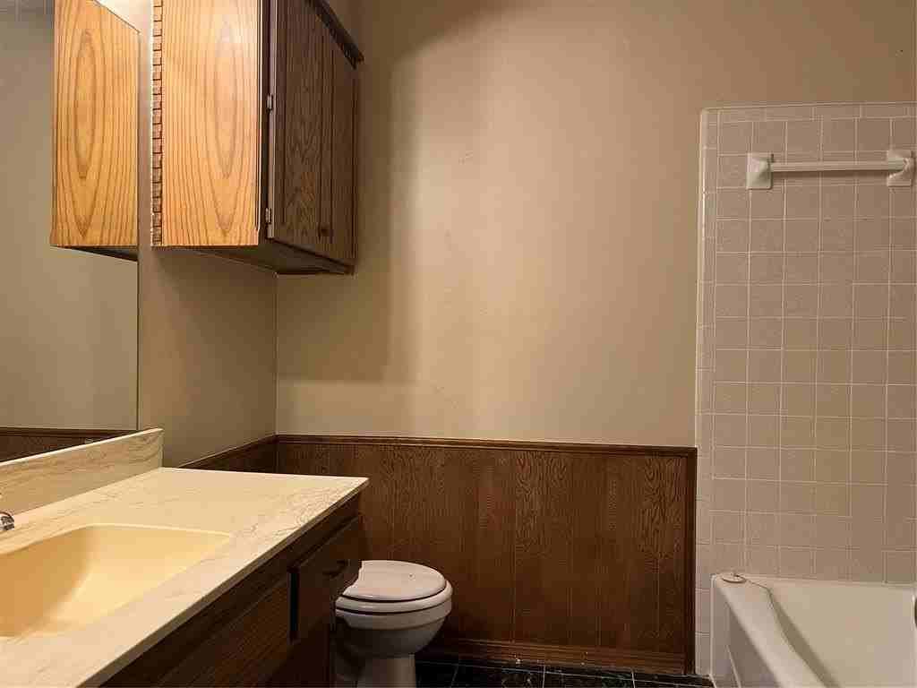 10329 Exter Ave - Photo 7 of 9