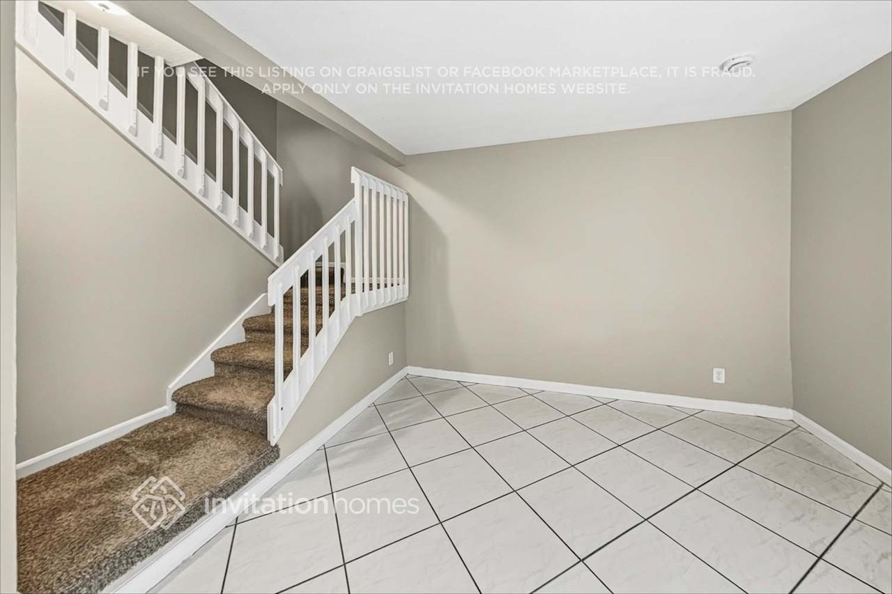 1282 Seagrape Cir - Photo 7 of 20
