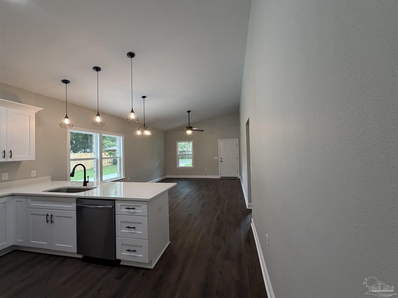 3920 Thornton St - Photo 3 of 21