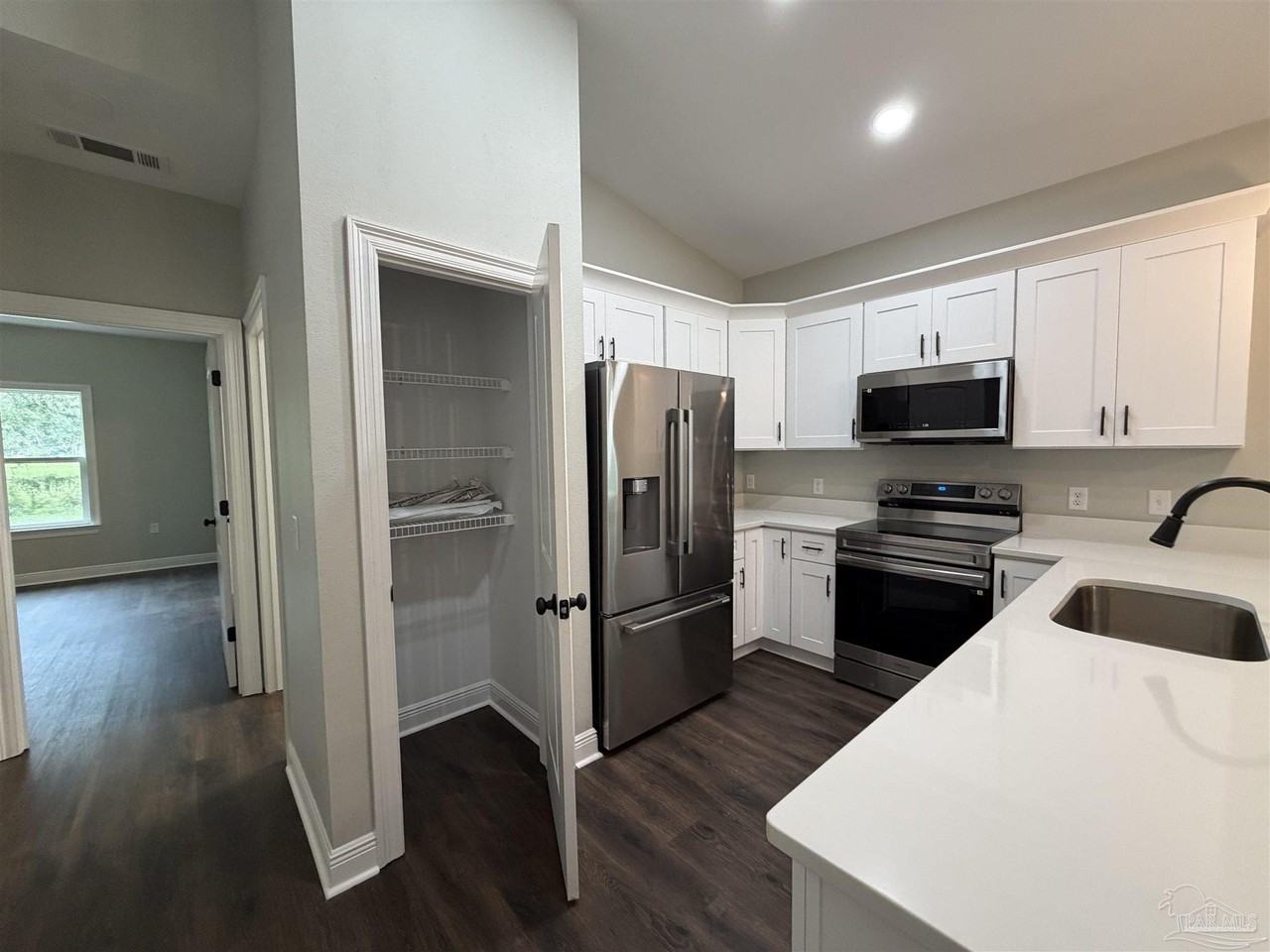 3920 Thornton St - Photo 4 of 21