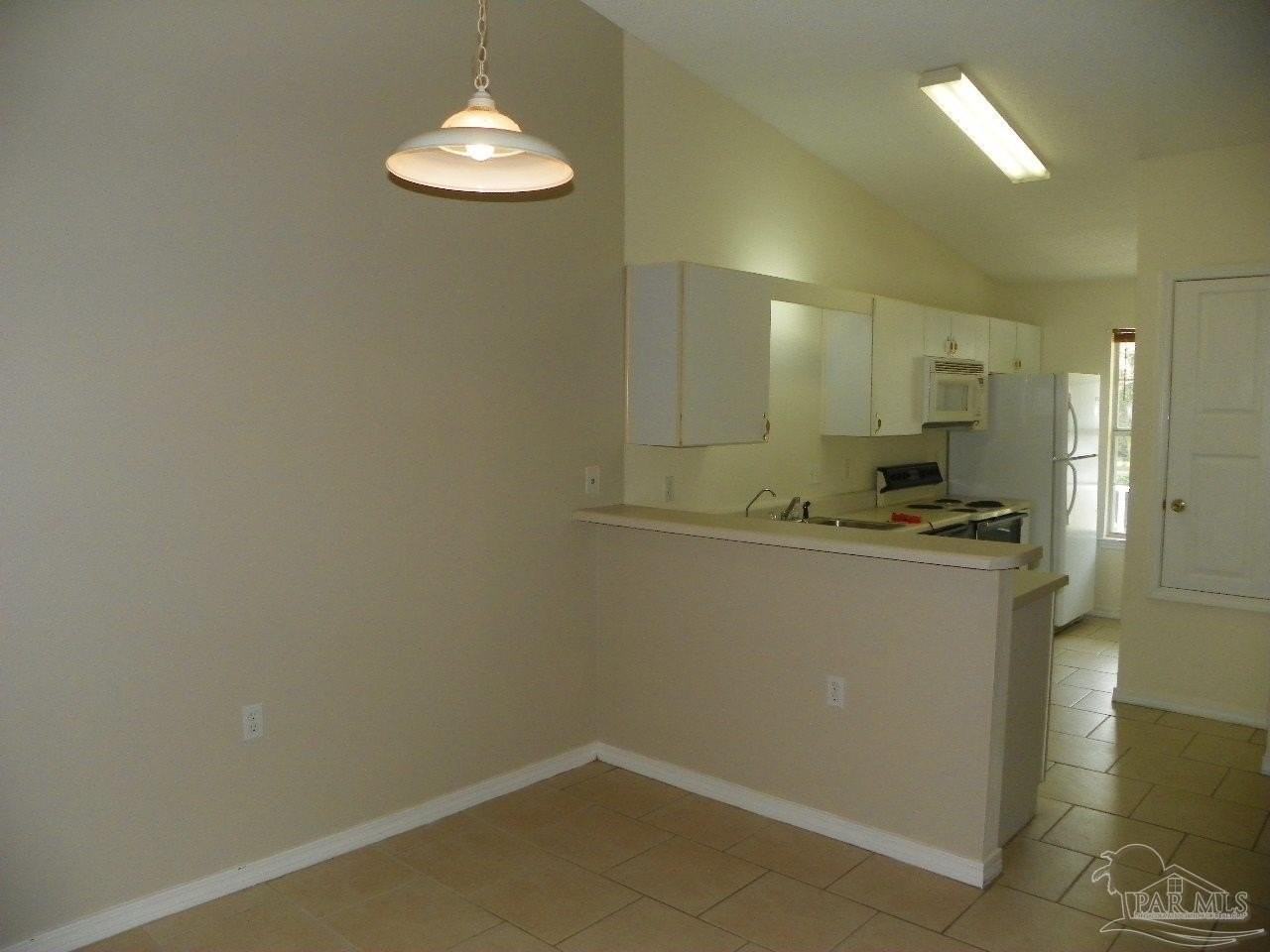8136 Heirloom Dr - Photo 5 of 19