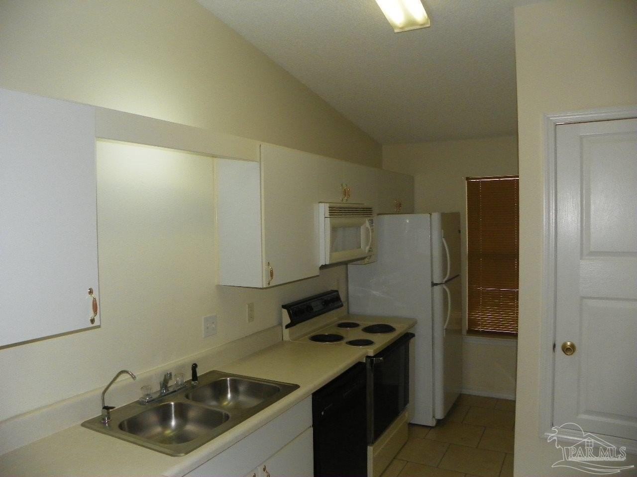 8136 Heirloom Dr - Photo 6 of 19
