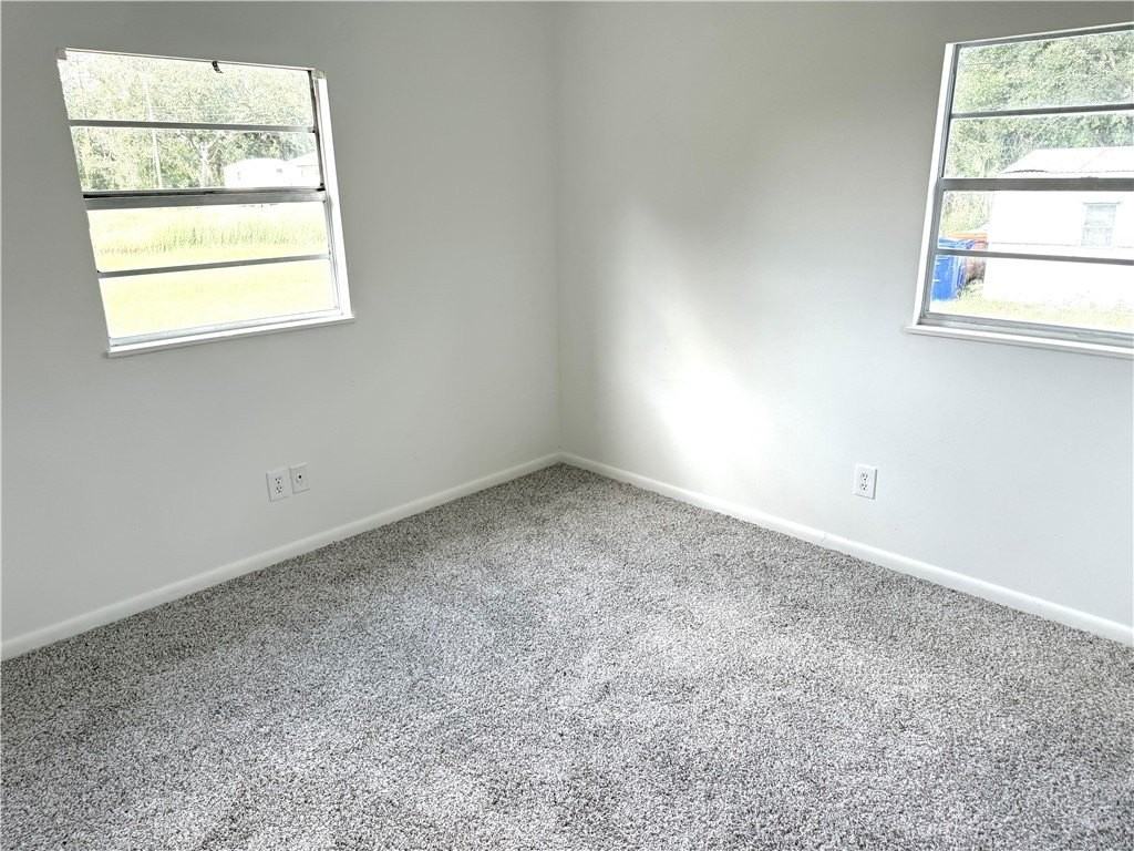 9406 128th Ave - Photo 4 of 6