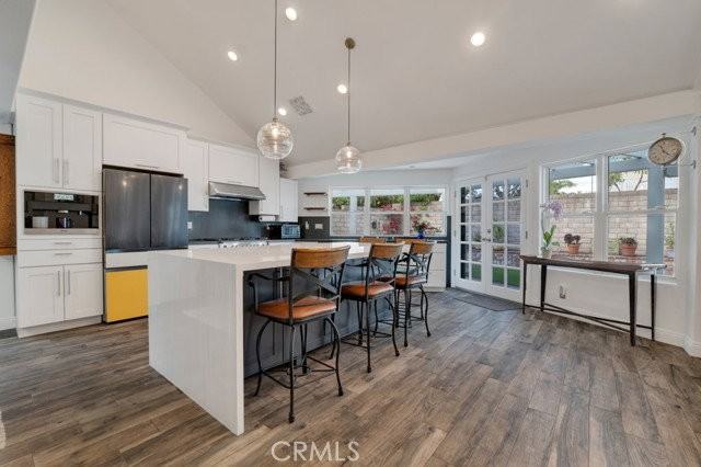 6305 Crebs Ave - Photo 3 of 8