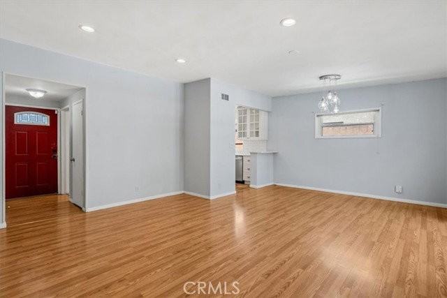 15701 Tuba St - Photo 6 of 7