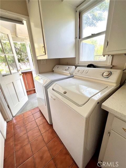 1855 Sharon Pl - Photo 5 of 8
