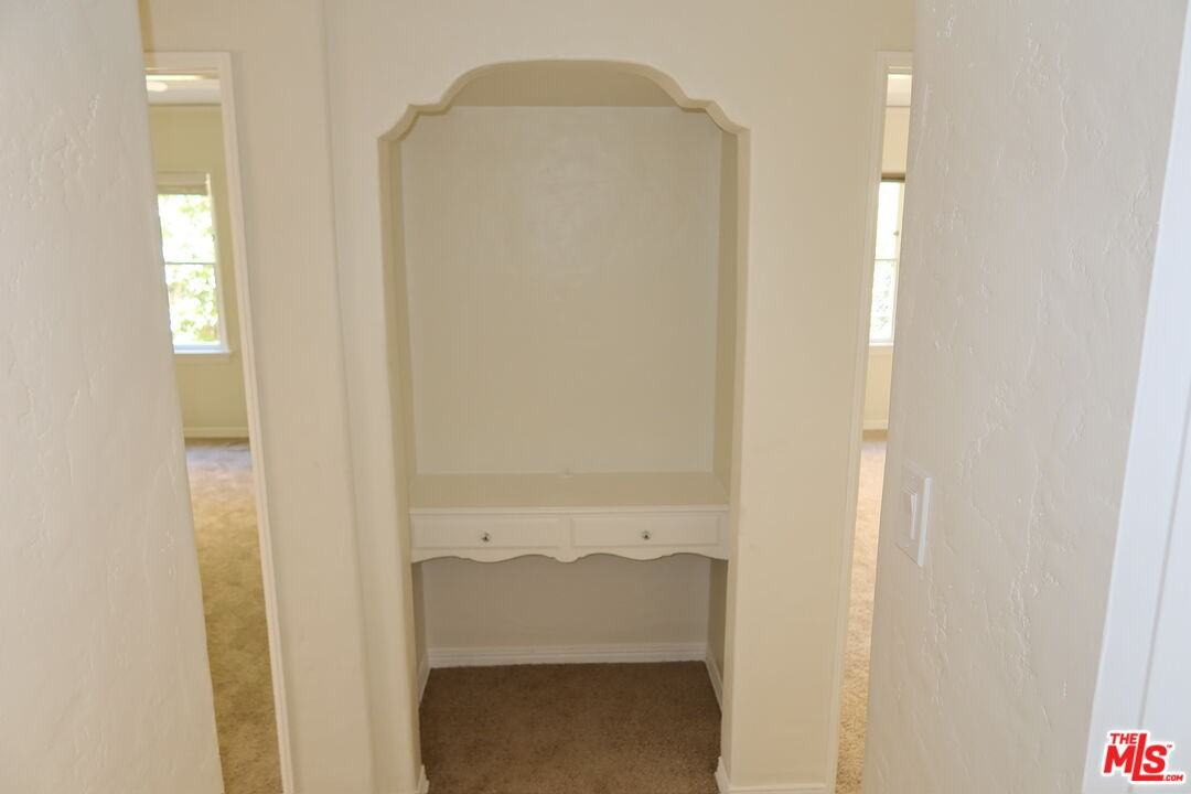 1104 N Maryland Ave - Photo 6 of 8