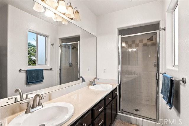 703 Locust St #1 - Photo 4 of 8