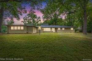 featured image of 3988 Lakeland Ln