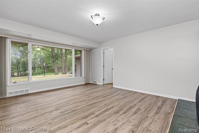 3988 Lakeland Ln - Photo 7 of 50