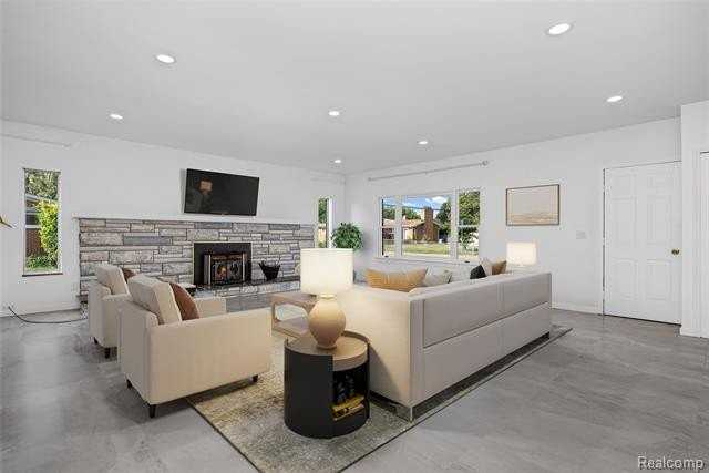 8527 Metropolitan Pkwy - Photo 5 of 50