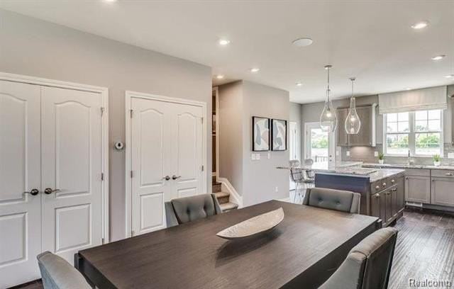 270 S Mill St - Photo 5 of 18