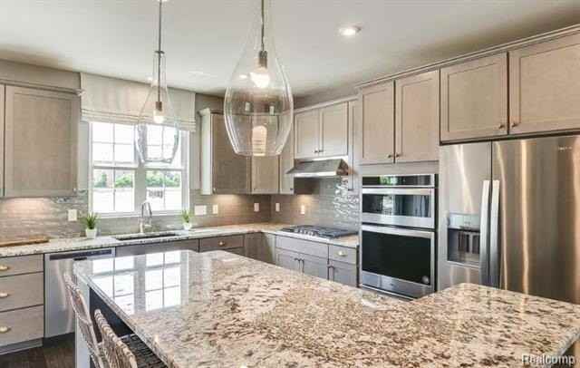 270 S Mill St - Photo 7 of 18