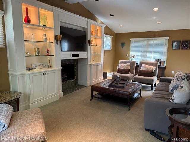 3958 Winterset Ct - Photo 3 of 19