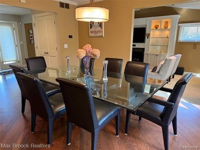 3958 Winterset Ct - Photo 4 of 19
