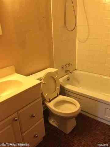30753 Marshall St - Photo 6 of 11