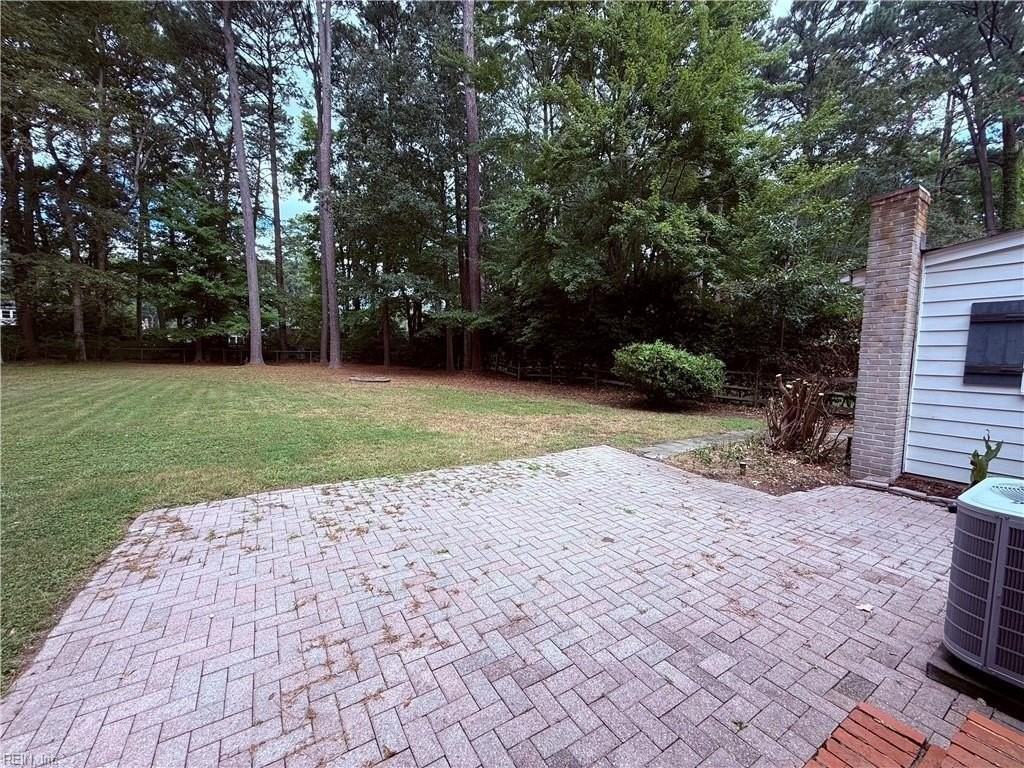 205 Longwood Dr - Photo 4 of 24