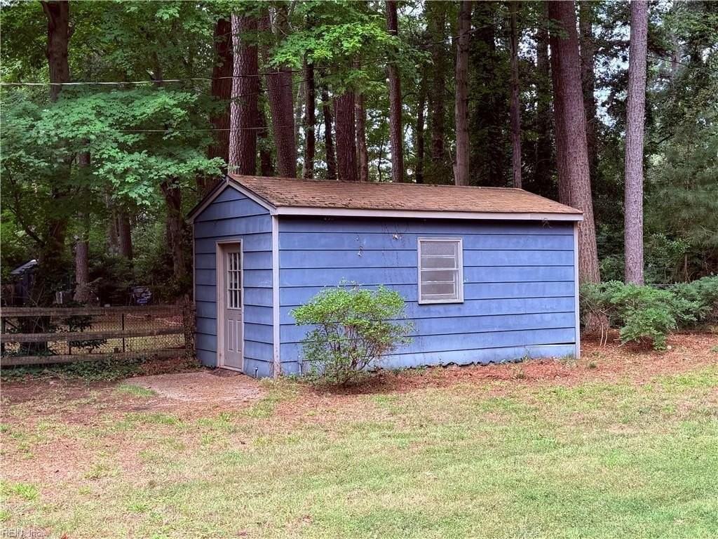 205 Longwood Dr - Photo 6 of 24
