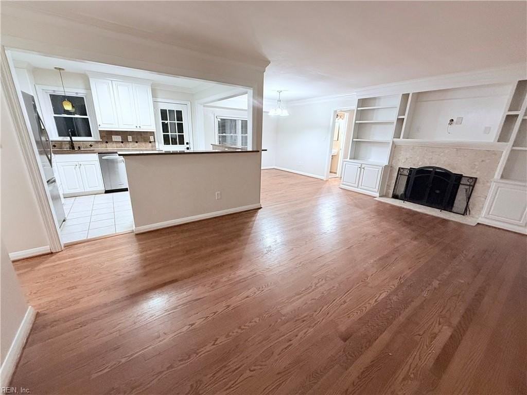 205 Longwood Dr - Photo 7 of 24