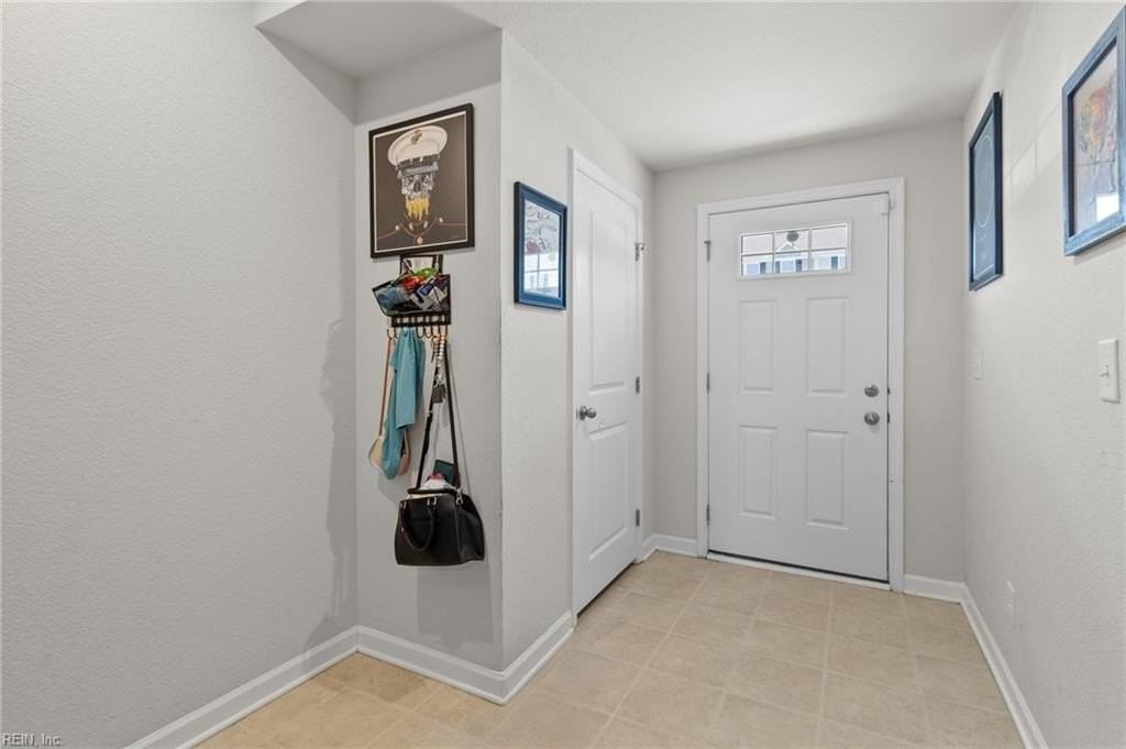 26 Cecelia Way - Photo 4 of 33