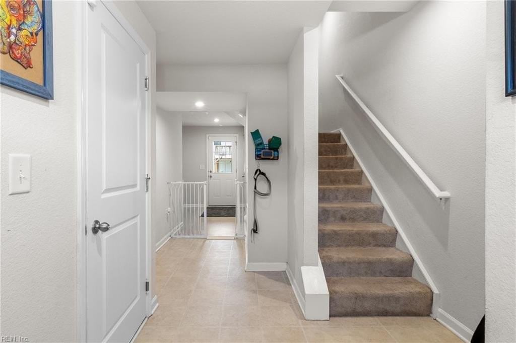 26 Cecelia Way - Photo 5 of 33