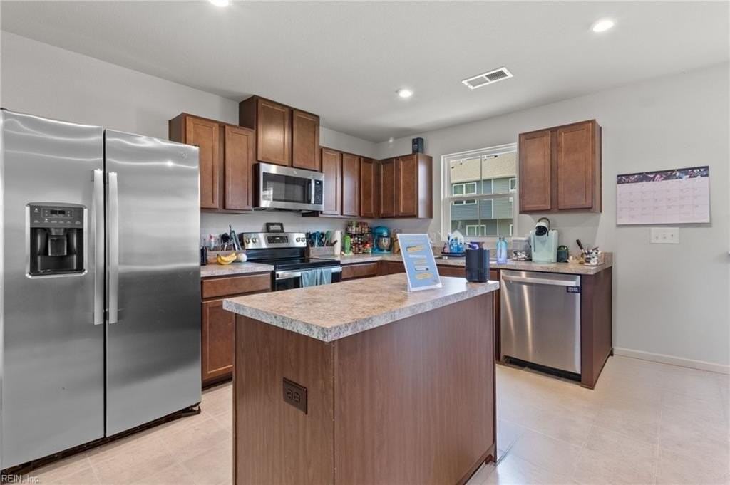 26 Cecelia Way - Photo 7 of 33