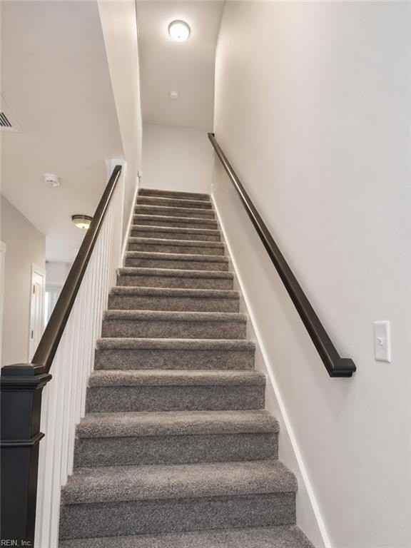 439 Cooper St - Photo 7 of 40