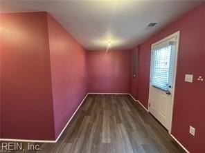 2027 Petersen Way - Photo 4 of 31